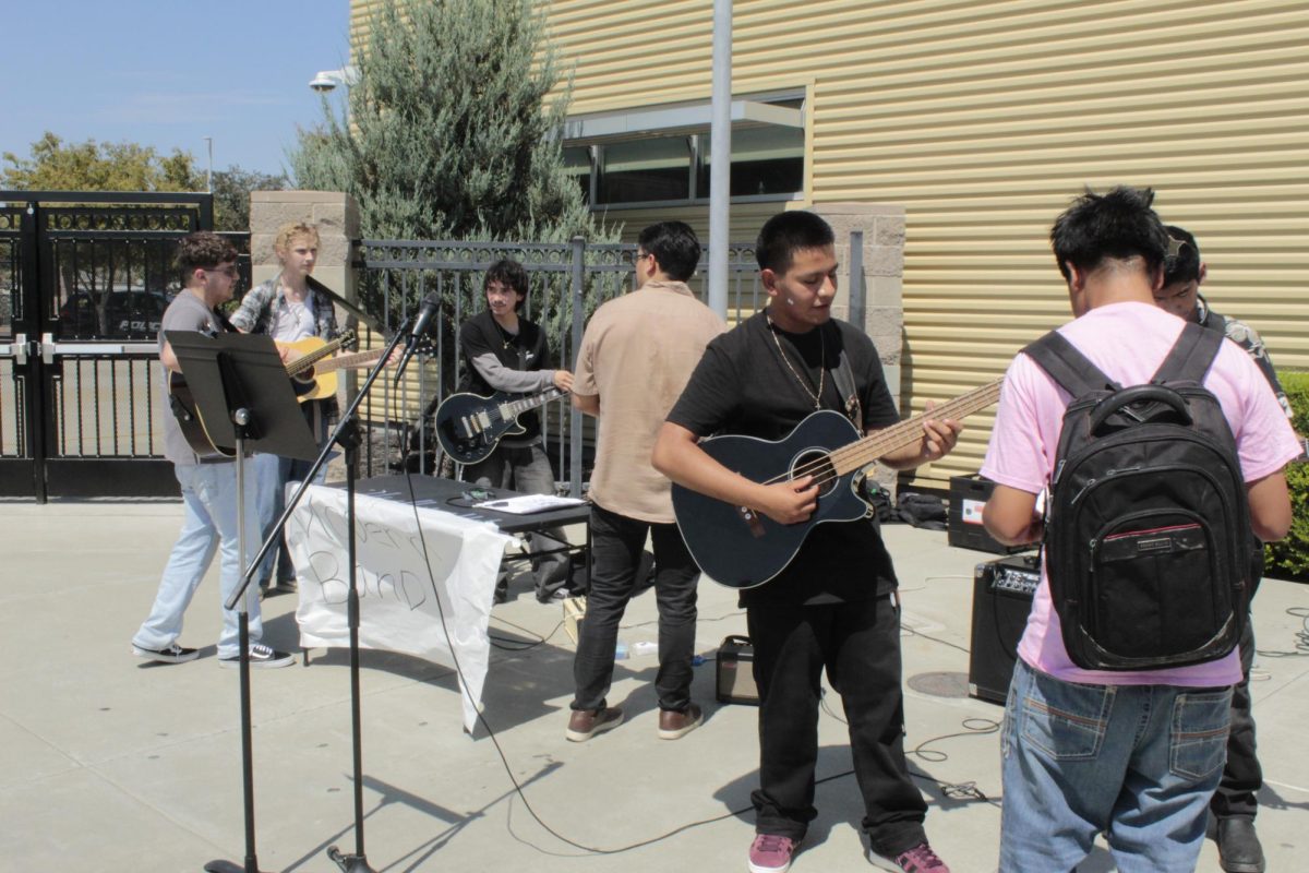 Modern Band, Club Rush